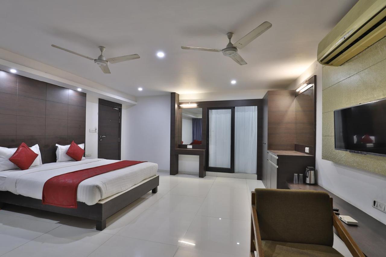 Hotel Park Land Ahmedabad Exterior photo