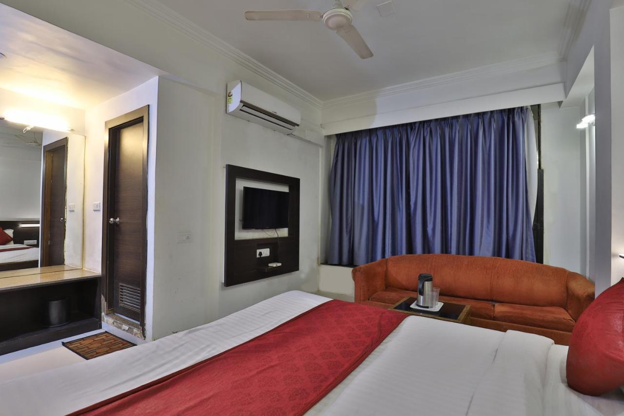 Hotel Park Land Ahmedabad Exterior photo