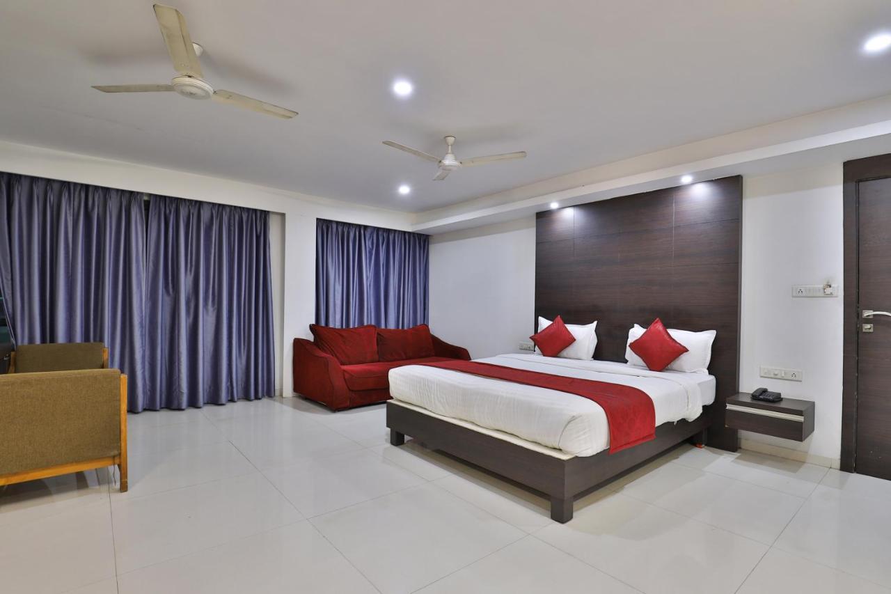 Hotel Park Land Ahmedabad Exterior photo