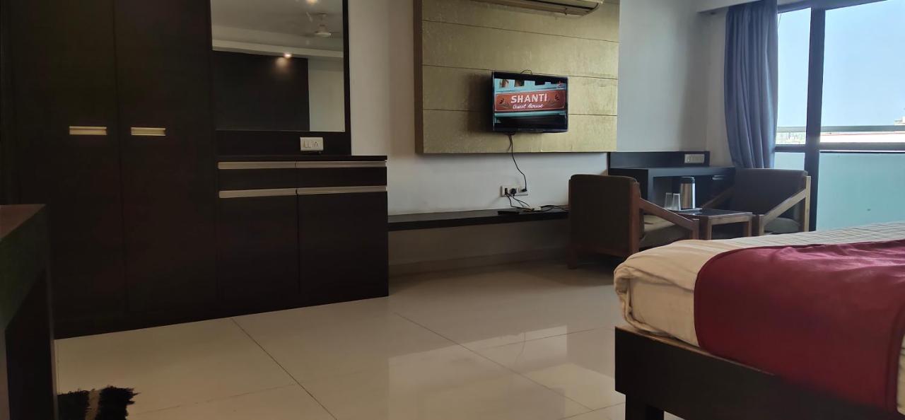 Hotel Park Land Ahmedabad Exterior photo