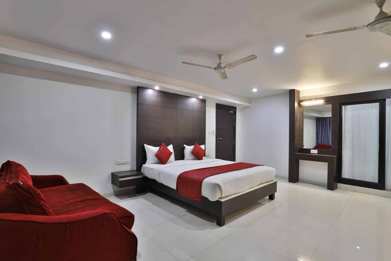 Hotel Park Land Ahmedabad Exterior photo
