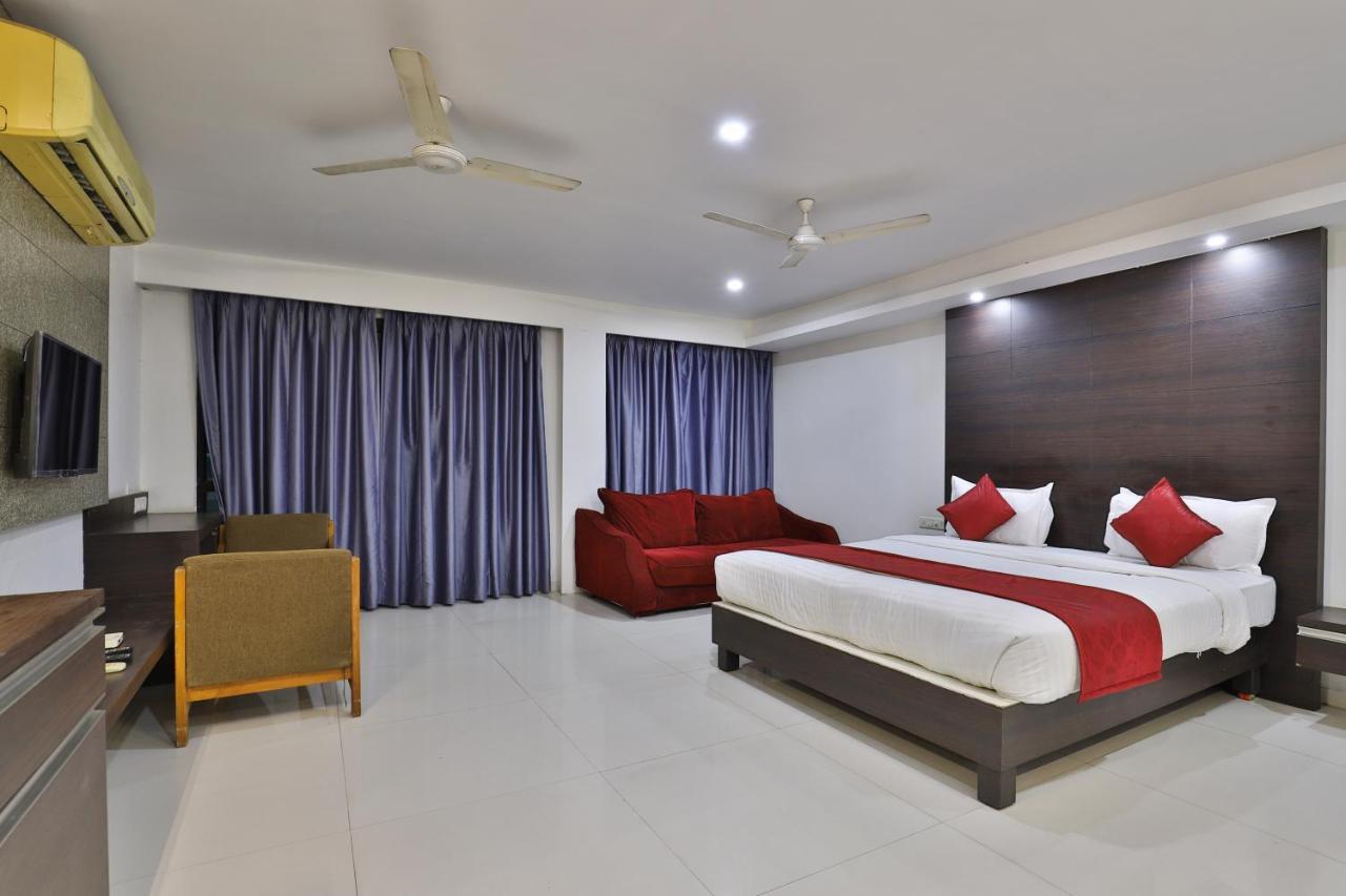 Hotel Park Land Ahmedabad Exterior photo