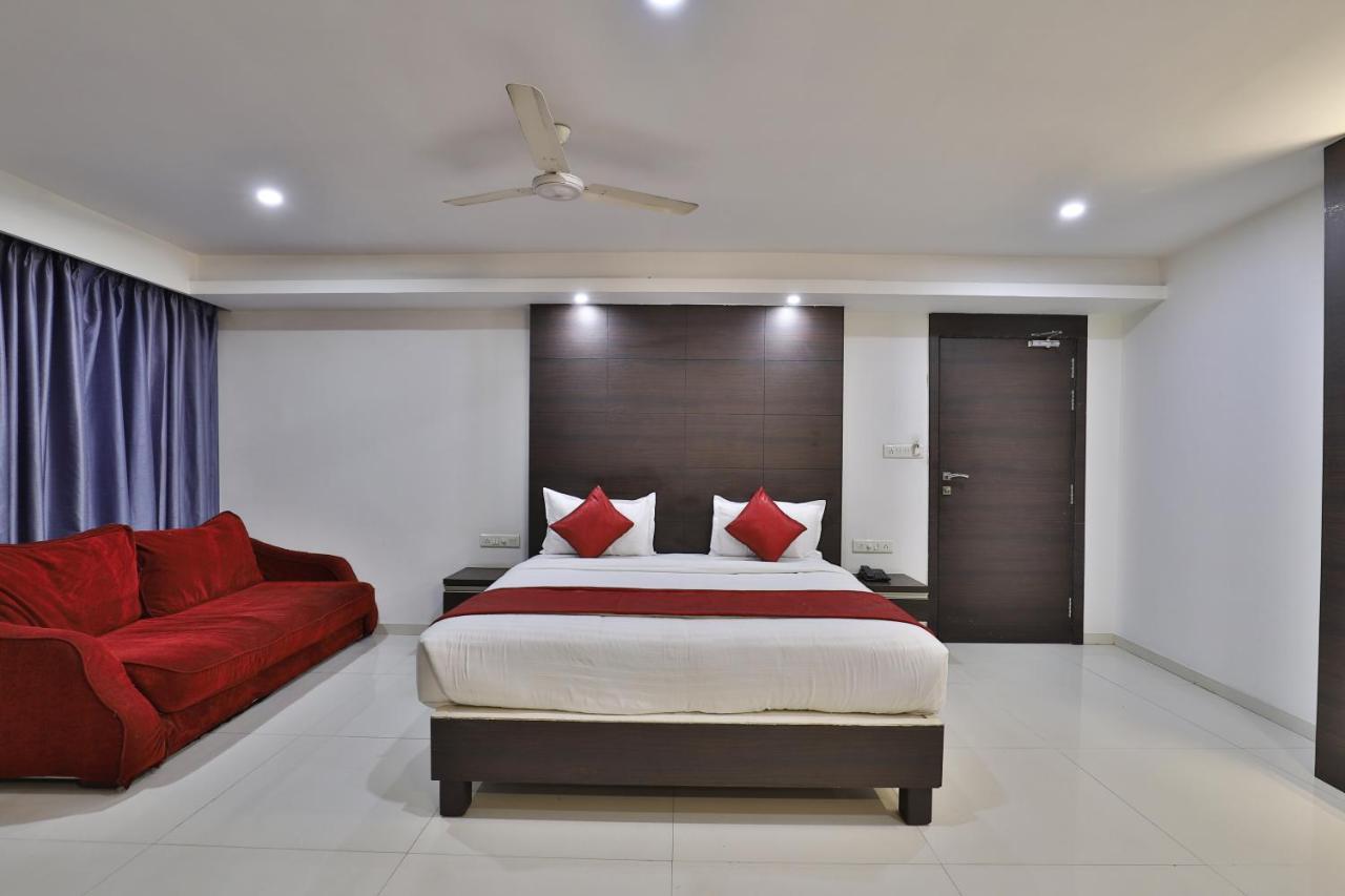 Hotel Park Land Ahmedabad Exterior photo
